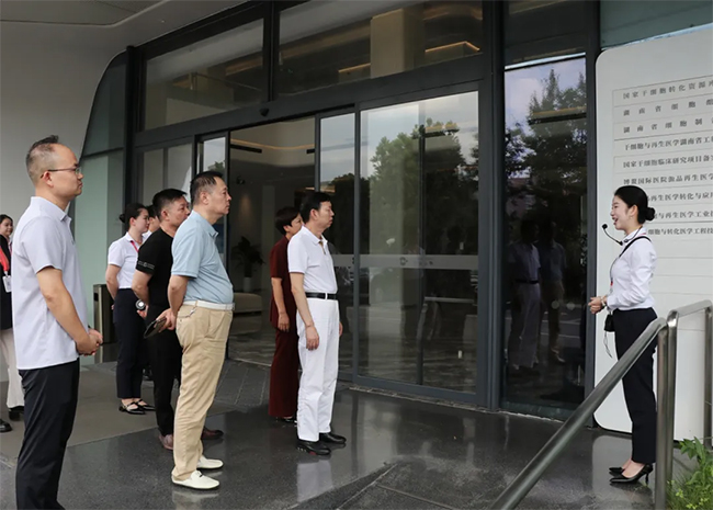 万家丽掌舵人黄志明会长莅临中南源品干细胞科技园，探路细胞科技健康管理新未来！