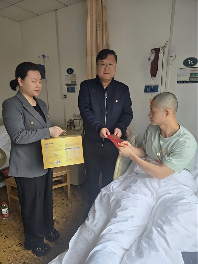 同心筑家聚合力，真情扶助克时艰——源品生物党支部与湖南源品联合工会向患病员工盛牟送去组织温暖